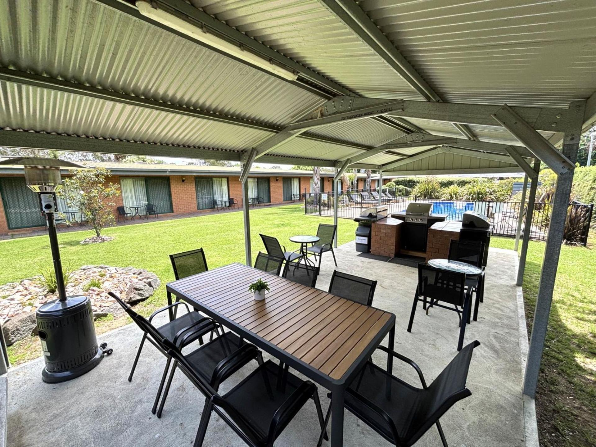 Alexandra Motor Inn Bagian luar foto