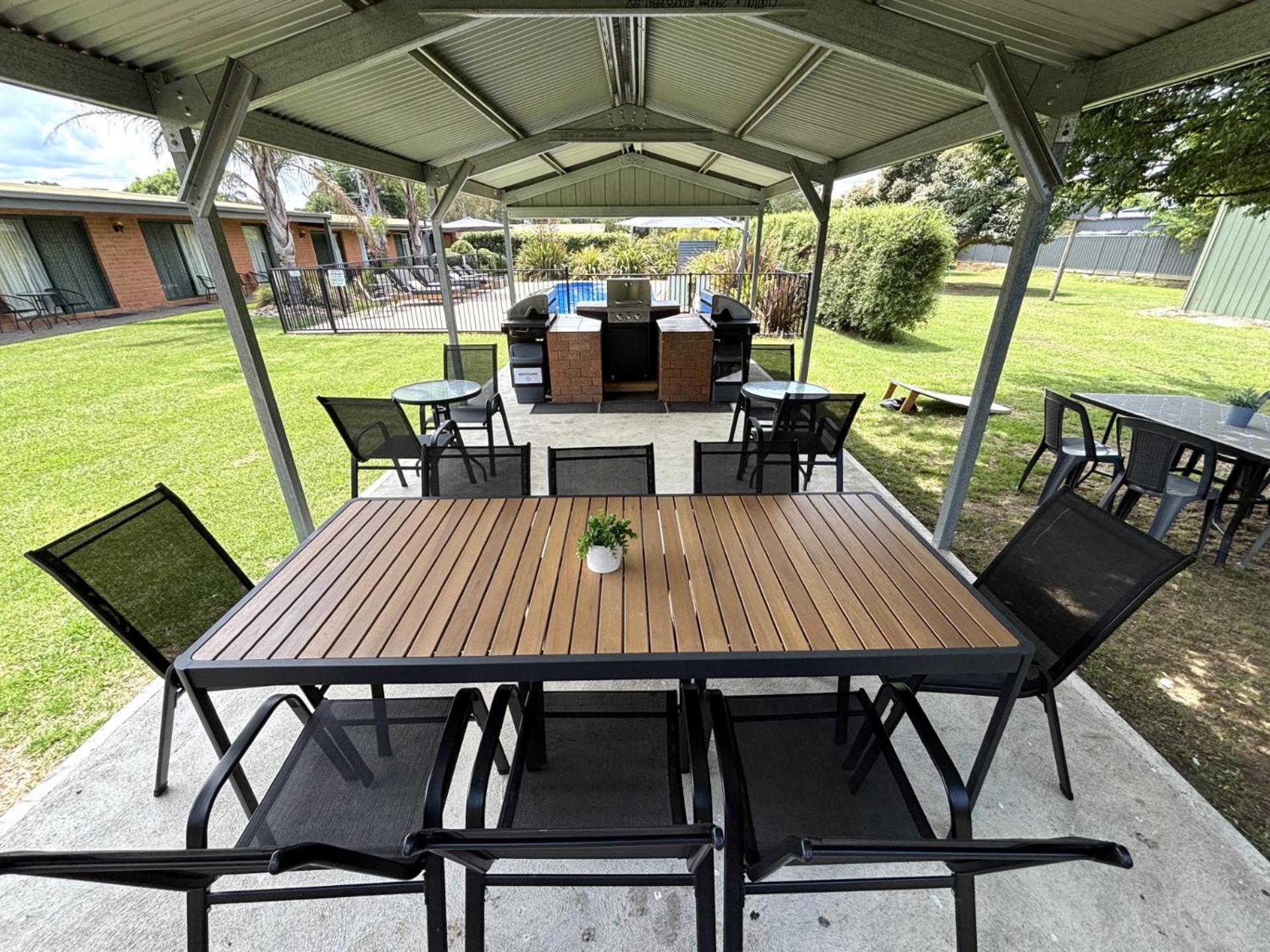 Alexandra Motor Inn Bagian luar foto